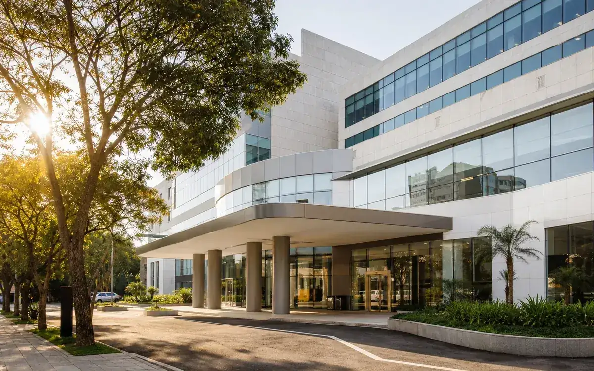 Fachada institucional — Hospital Samaritano
